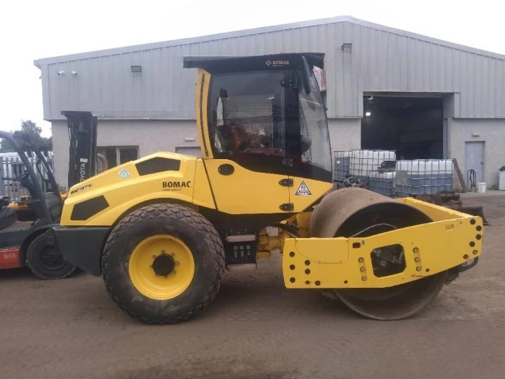 Валяк BOMAG BW177D H-5, снимка 1 - Индустриална техника - 46595208