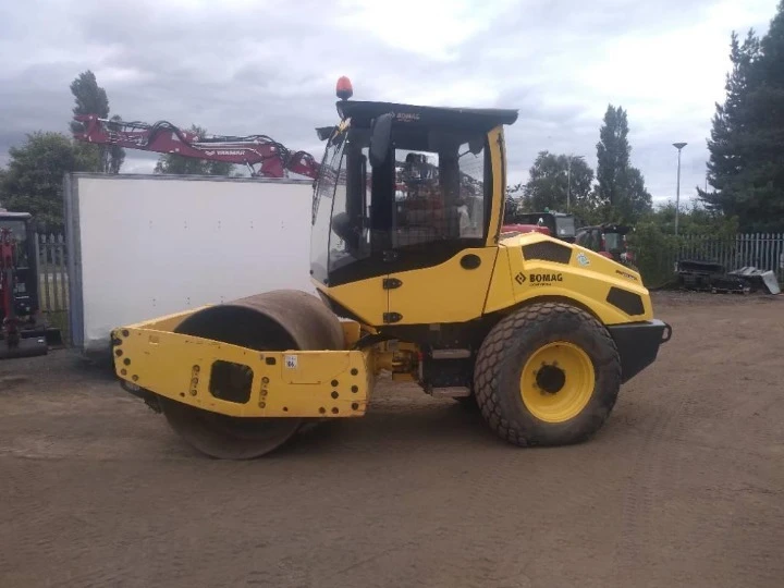 Валяк BOMAG BW177D H-5, снимка 2 - Индустриална техника - 46595208