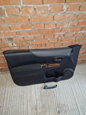 ТОЙОТА ЯРИС ДВУВРАТКА.TOYOTA YARIS  XP130.предна лява врата XP130, снимка 4