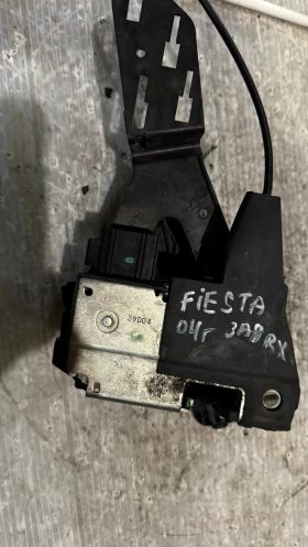 Брава за врата за Ford Fiesta 2004 - 2S61A264A26BP / 2S61A26, снимка 2 - Части - 53144444