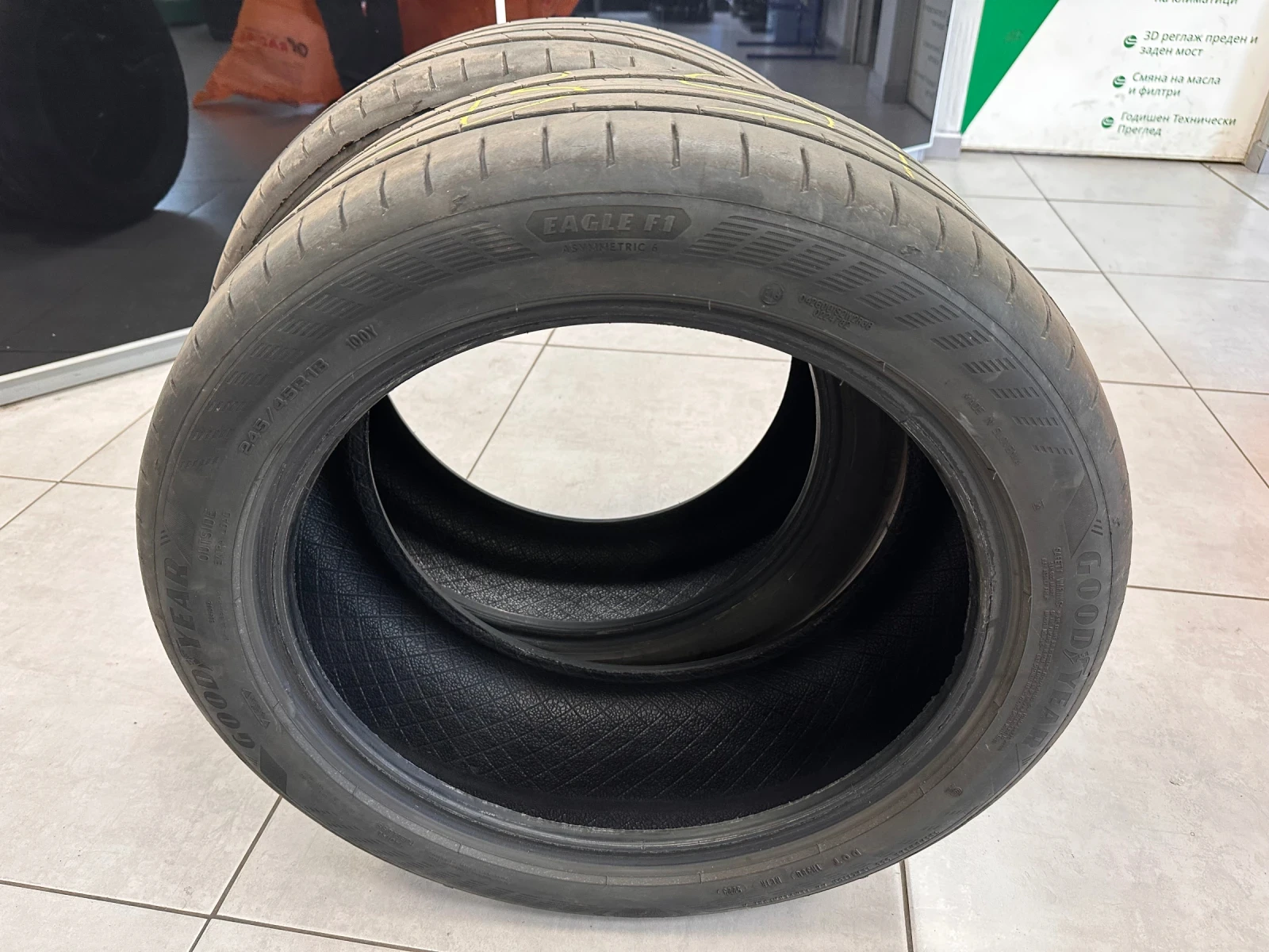 Гуми Летни 245/45R18, снимка 2 - Гуми и джанти - 54612118