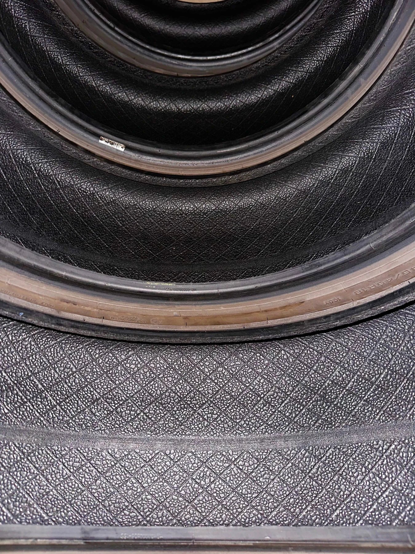 Гуми Летни 245/45R18, снимка 12 - Гуми и джанти - 54612118