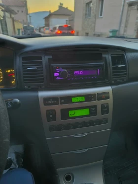 Toyota Corolla 2.0, снимка 8 - Автомобили и джипове - 53649813