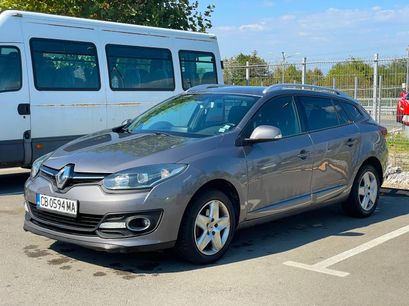 Renault Megane Grandtour 1.5 110 к.с. - Обслужван в Рено , снимка 2 - Автомобили и джипове - 47411421