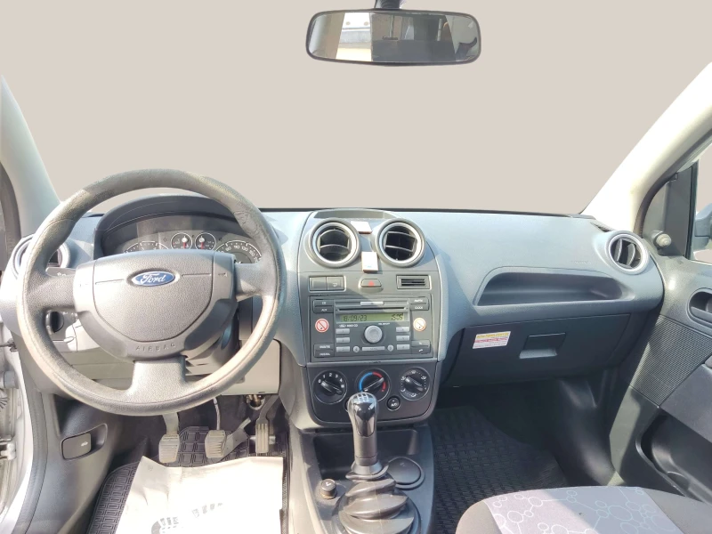 Ford Fiesta 1.3, снимка 8 - Автомобили и джипове - 47944164