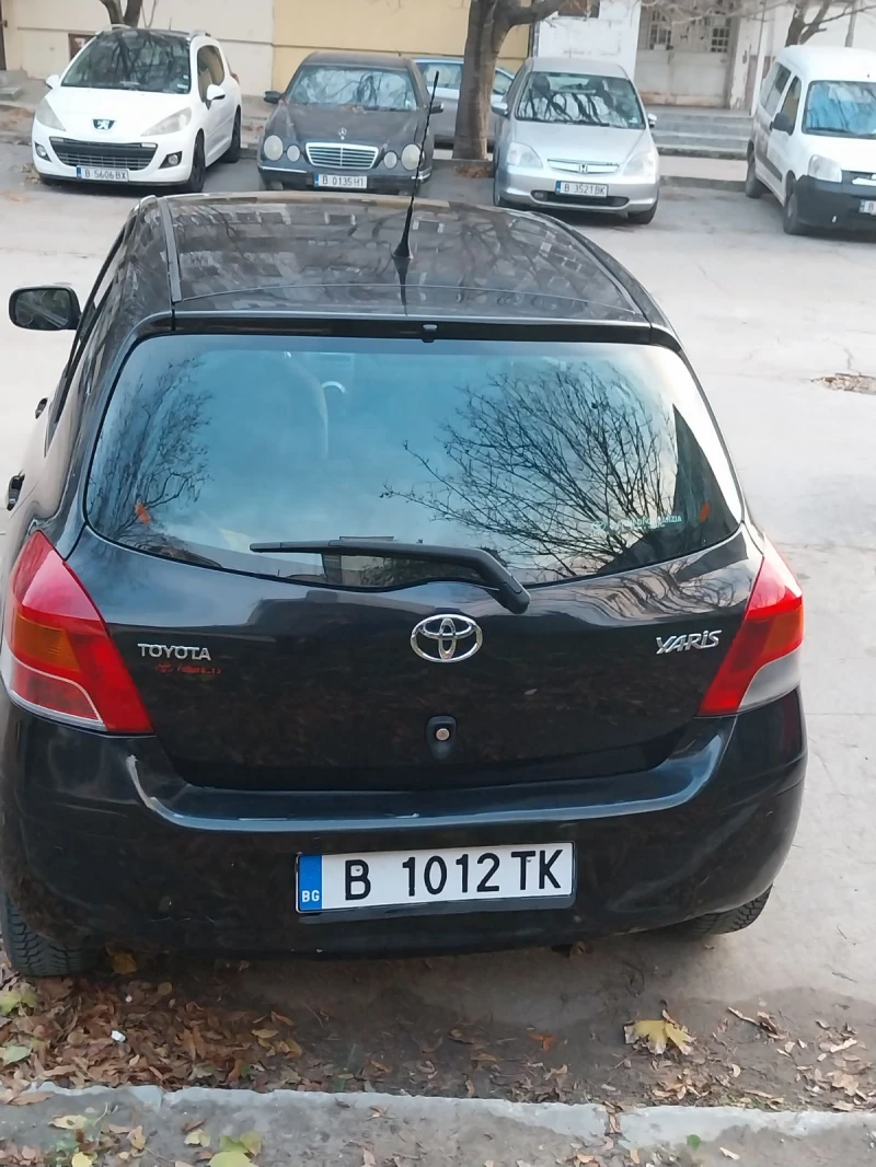 Toyota Yaris 1.3, снимка 9 - Автомобили и джипове - 48436701