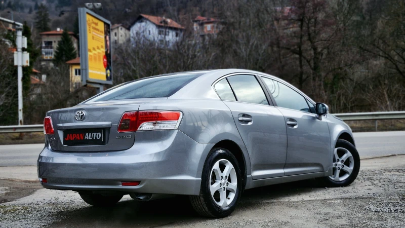 Toyota Avensis 1.8i 147HP С ГАРАНЦИЯ! , снимка 3 - Автомобили и джипове - 49313315