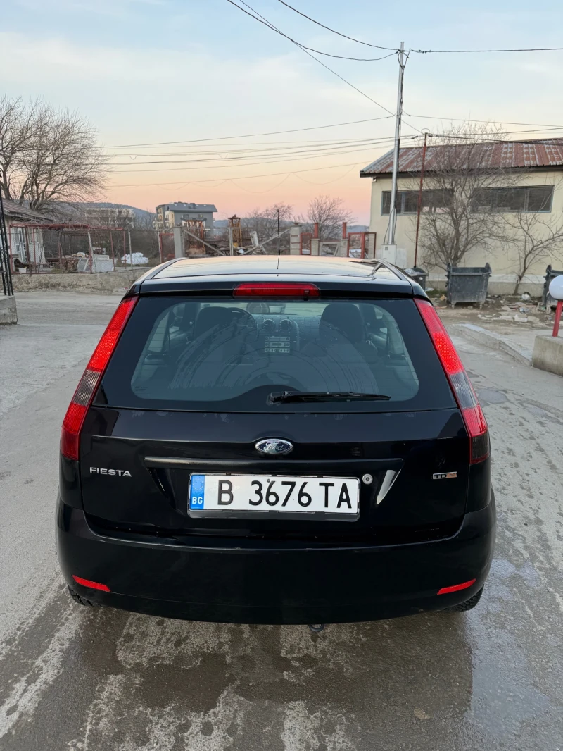 Ford Fiesta 1.4 TDCI Климатик Всичко Платено, снимка 4 - Автомобили и джипове - 49379363