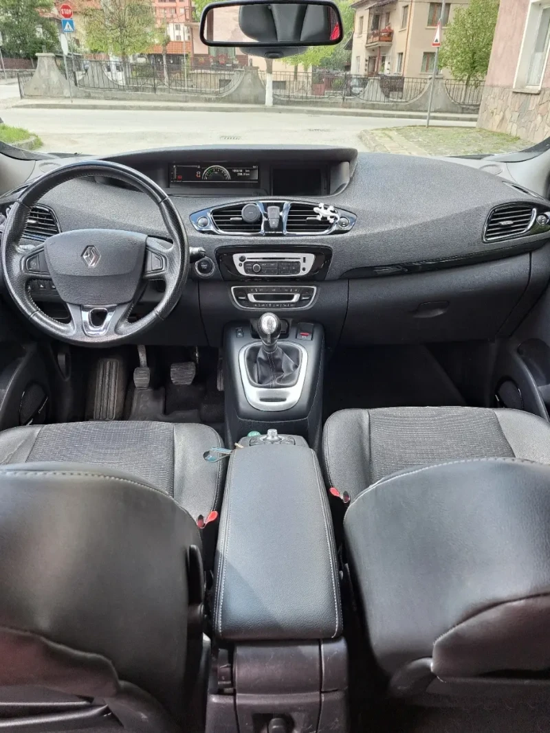 Renault Grand scenic 1, 2 TCE 6+ 1/Bose Edition/Navi, снимка 12 - Автомобили и джипове - 52074978