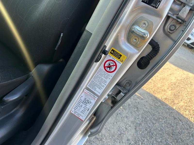 Toyota Yaris 1.0i-70kc FACE 58x-KM PERFEKT, снимка 16 - Автомобили и джипове - 50812863