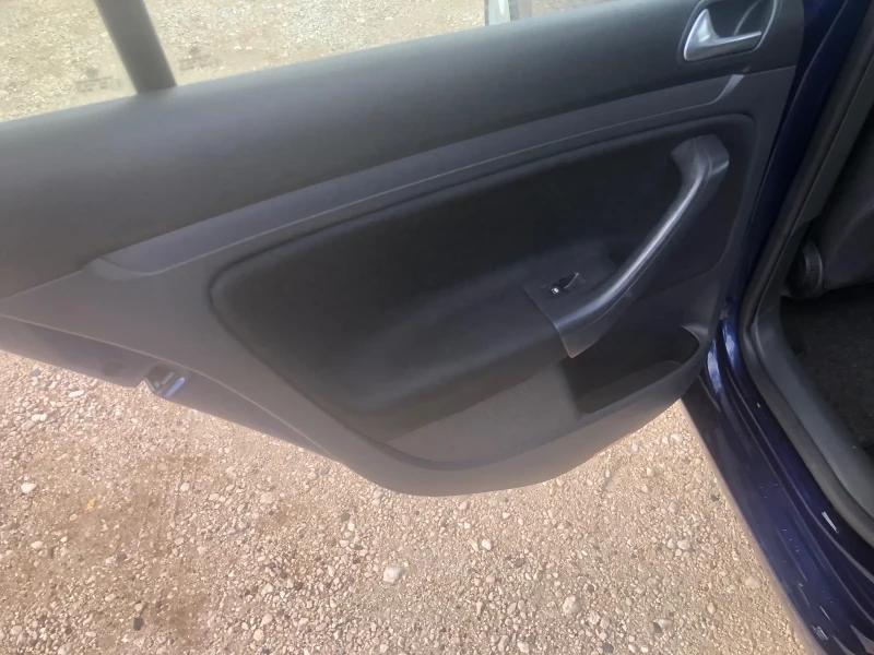 VW Golf, снимка 9 - Автомобили и джипове - 52200526