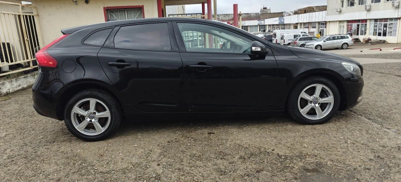 Volvo V40 1.6D-16г.Автомат, снимка 8 - Автомобили и джипове - 52478002