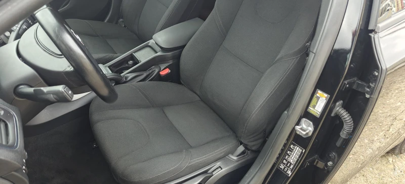 Volvo V40 1.6D-16г.Автомат, снимка 11 - Автомобили и джипове - 52478002