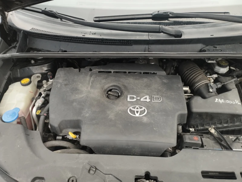 Toyota Verso, снимка 8 - Автомобили и джипове - 52660316