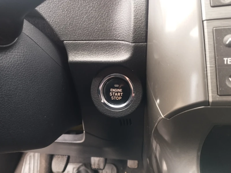 Toyota Verso, снимка 10 - Автомобили и джипове - 52660316