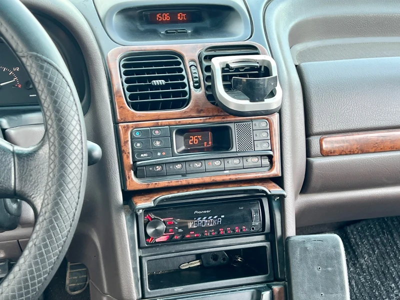 Renault Laguna 1.8-ГАЗ/БЕНЗИН, снимка 11 - Автомобили и джипове - 52777171