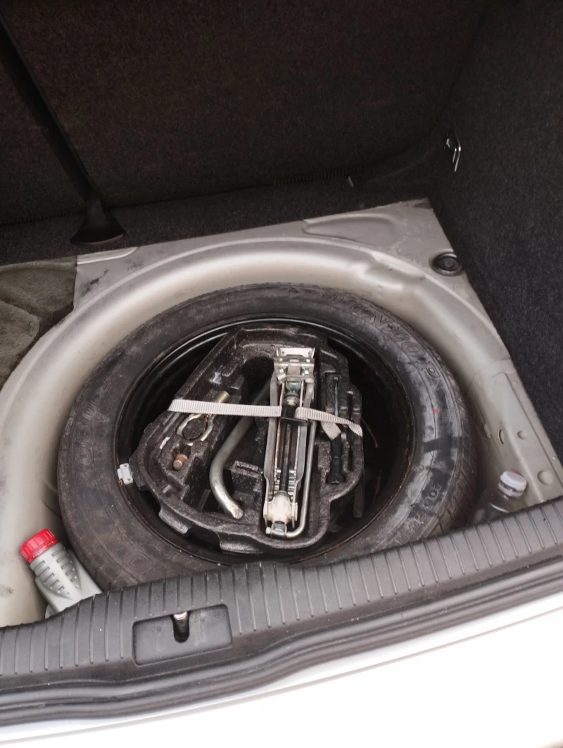 VW Golf Golf 4 1, 6 16V, снимка 14 - Автомобили и джипове - 52887769