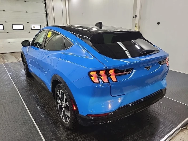 Ford Mustang Mach-E * PREMIUM * CARFAX * Зимни/Летни гуми * , снимка 5 - Автомобили и джипове - 53419069