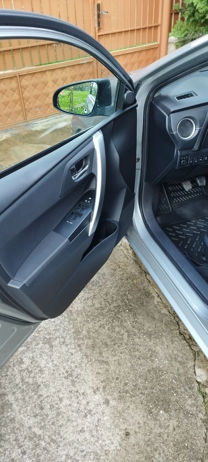 Toyota Auris 2.0 D-4D 124к.с. НАВИ/КАМЕРА/ПАНОРАМА - изображение 10