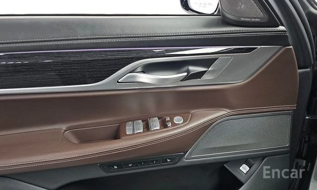 BMW 740 7 Series 740d xDrive M Sports, снимка 10 - Автомобили и джипове - 54176468