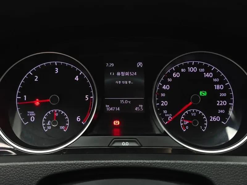 VW Golf 2.0 Tdi, снимка 8 - Автомобили и джипове - 55830329