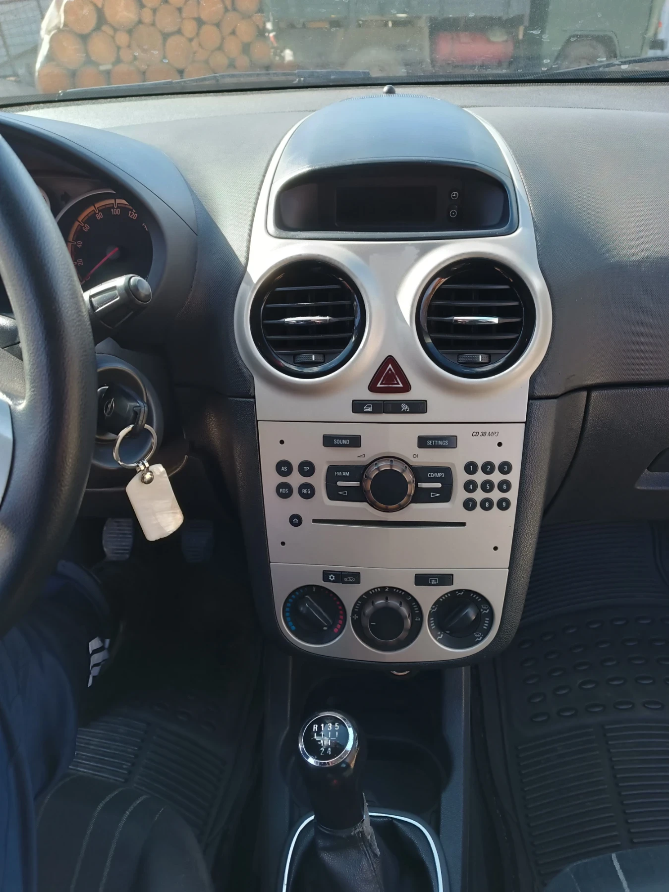 Opel Corsa  - изображение 10