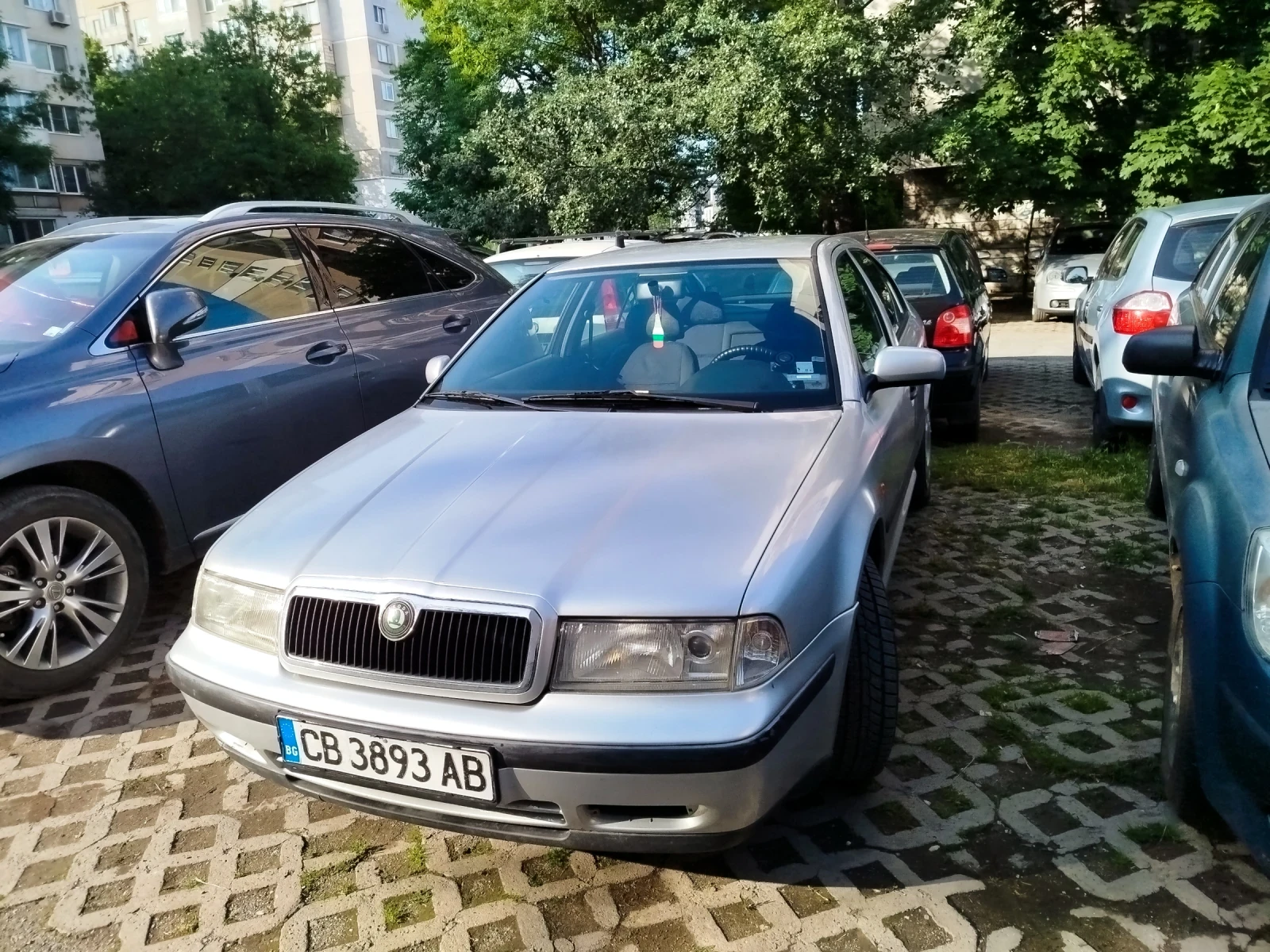 Skoda Octavia 1.6 - изображение 2