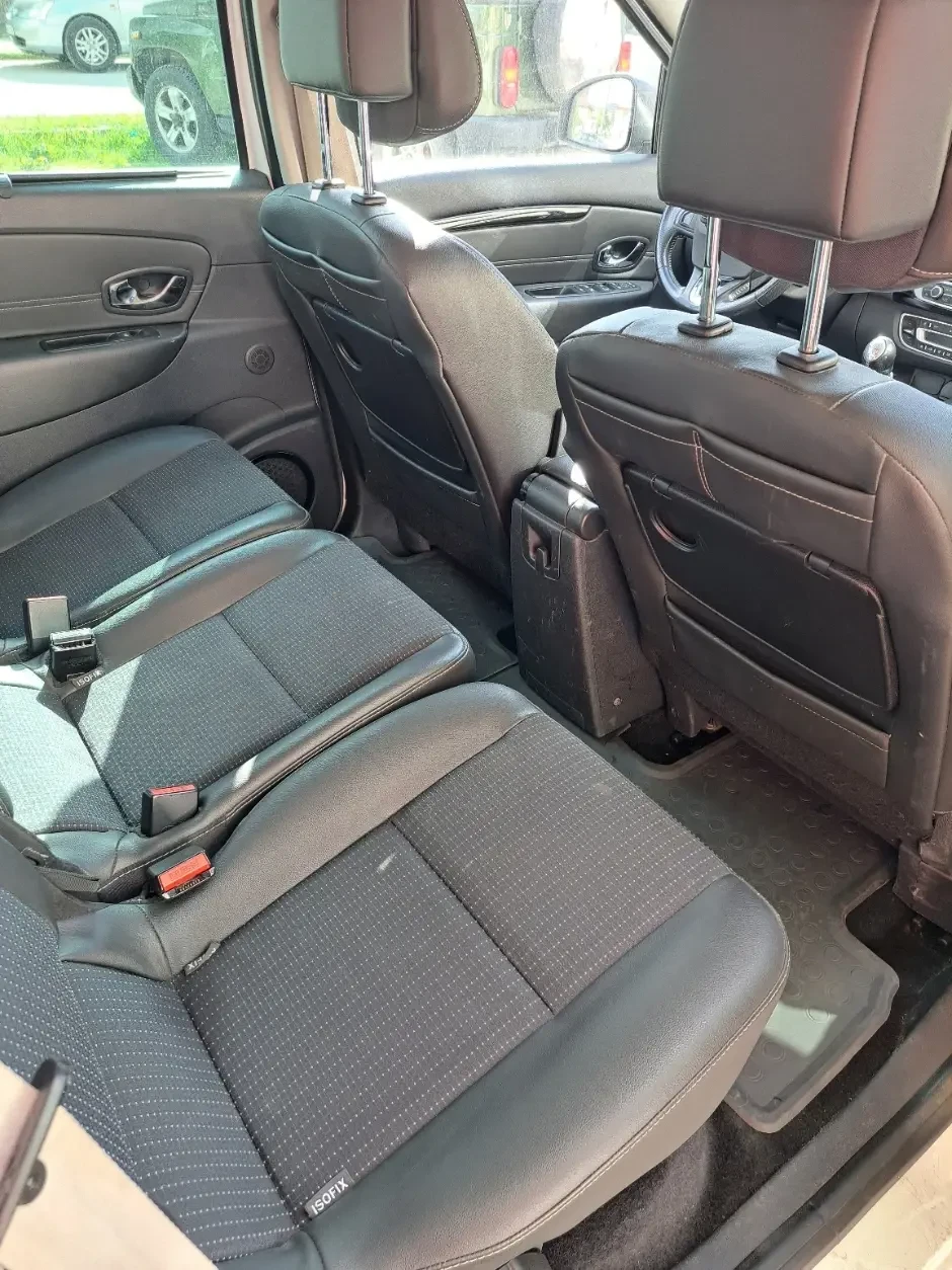 Renault Grand scenic 1, 2 TCE 6+ 1/Bose Edition/Navi, снимка 15 - Автомобили и джипове - 53521108