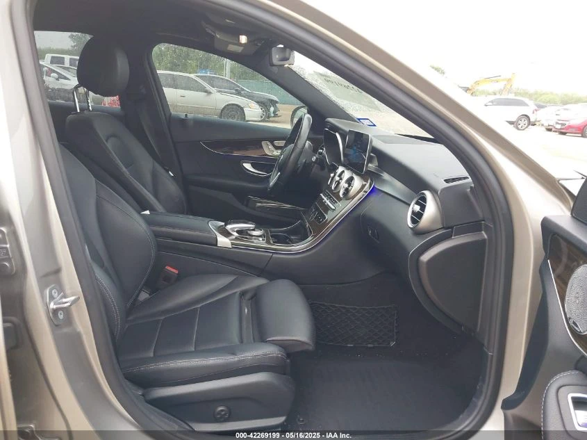Mercedes-Benz C 300 4MATIC/DIGITAL/BURMESTER/RECARO/FACE - изображение 7