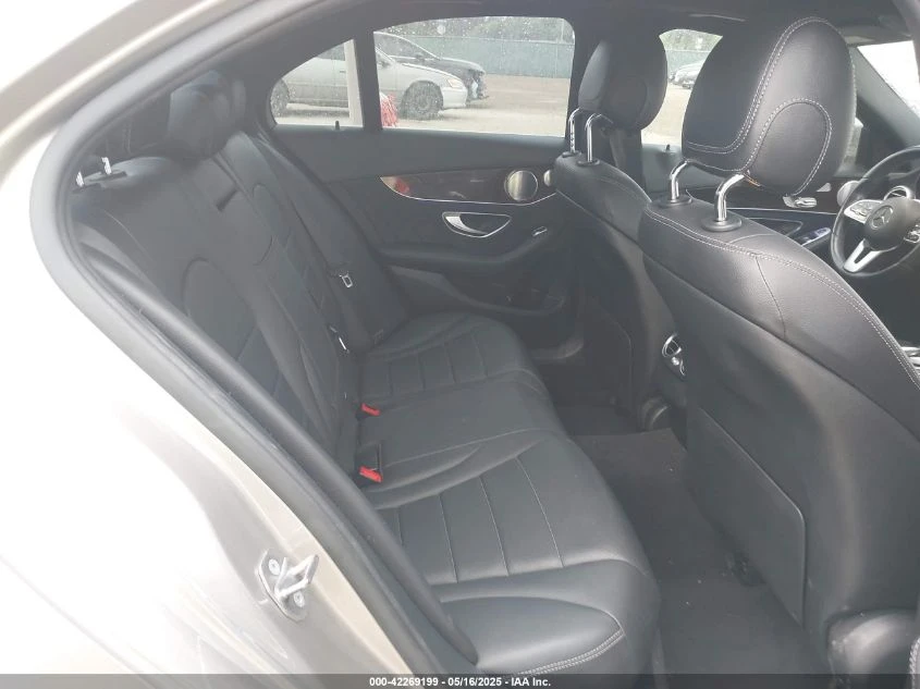Mercedes-Benz C 300 4MATIC/DIGITAL/BURMESTER/RECARO/FACE - изображение 10