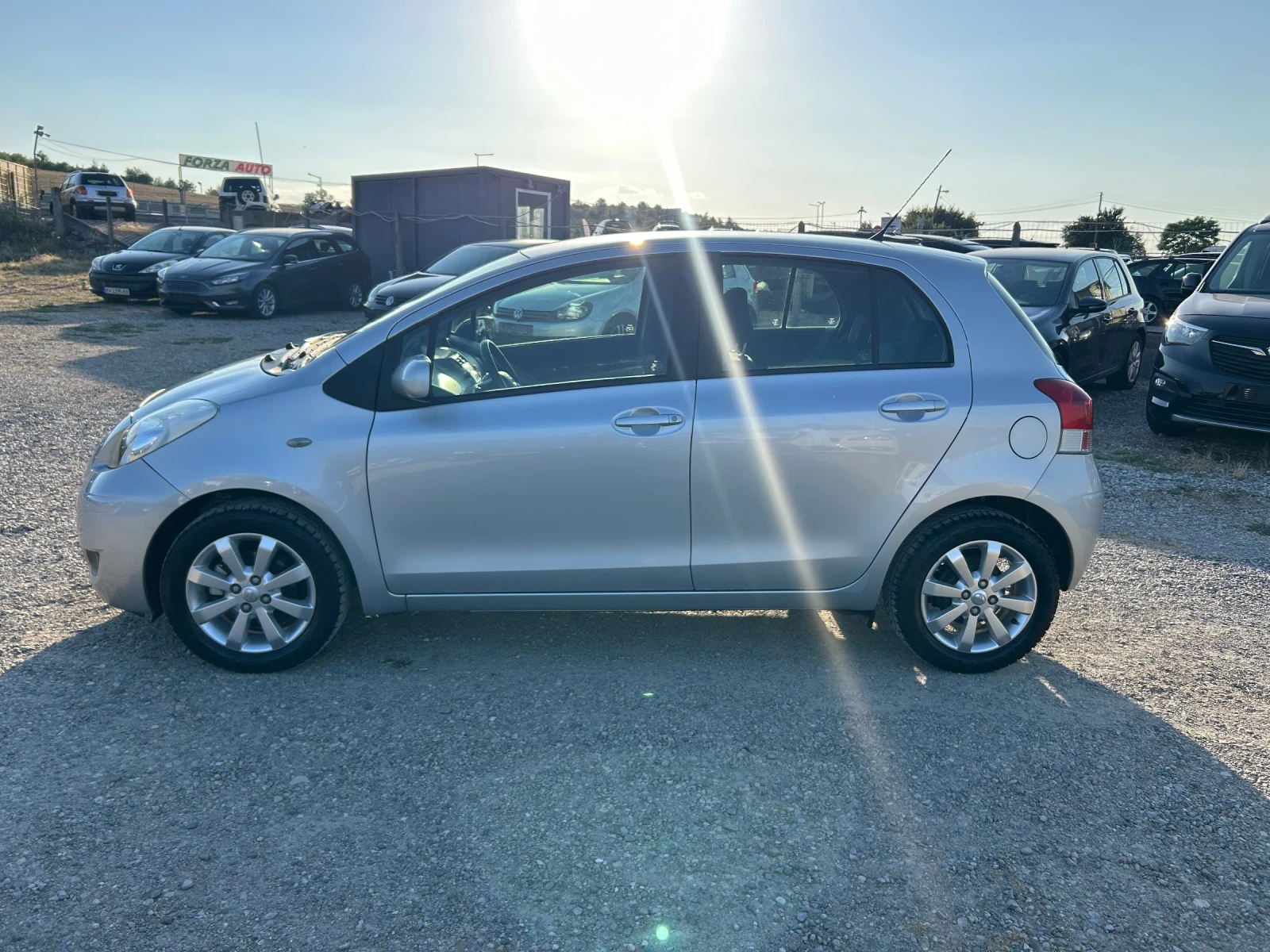 Toyota Yaris 1.0i-70kc FACE 58x-KM PERFEKT - изображение 8