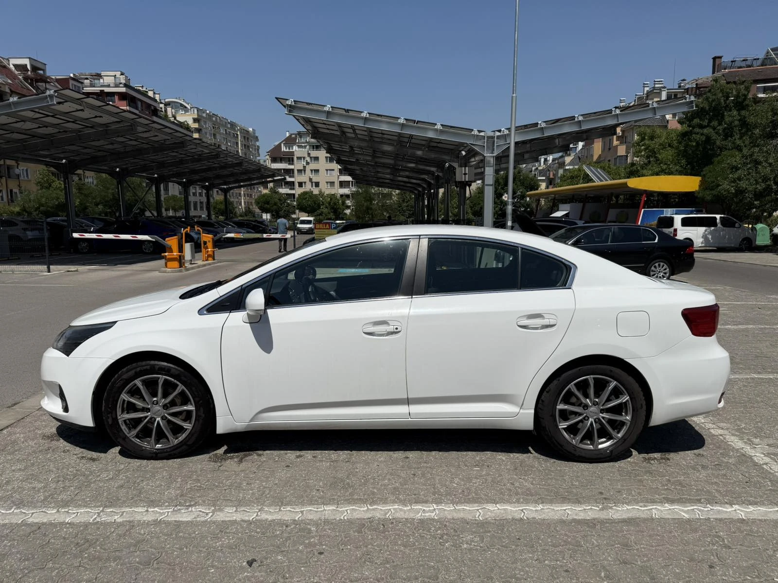 Toyota Avensis D4D 2, 2 170 к.с. - изображение 7