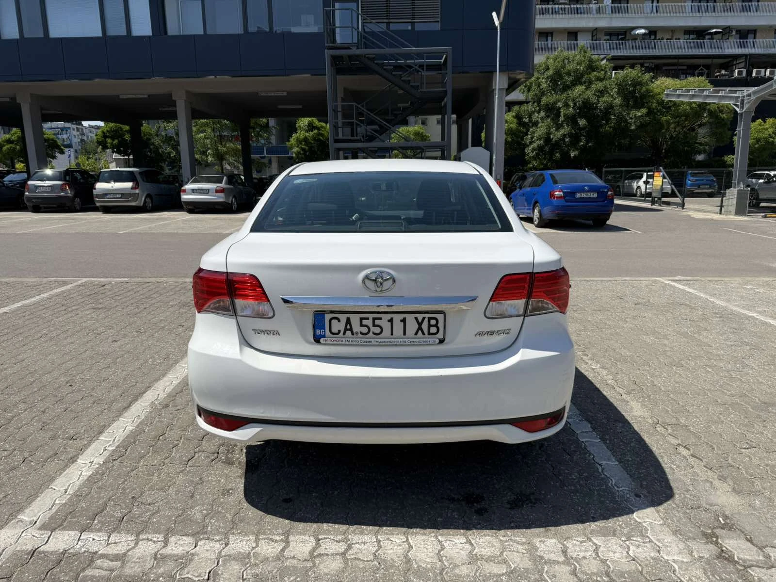 Toyota Avensis D4D 2, 2 170 к.с. - изображение 5