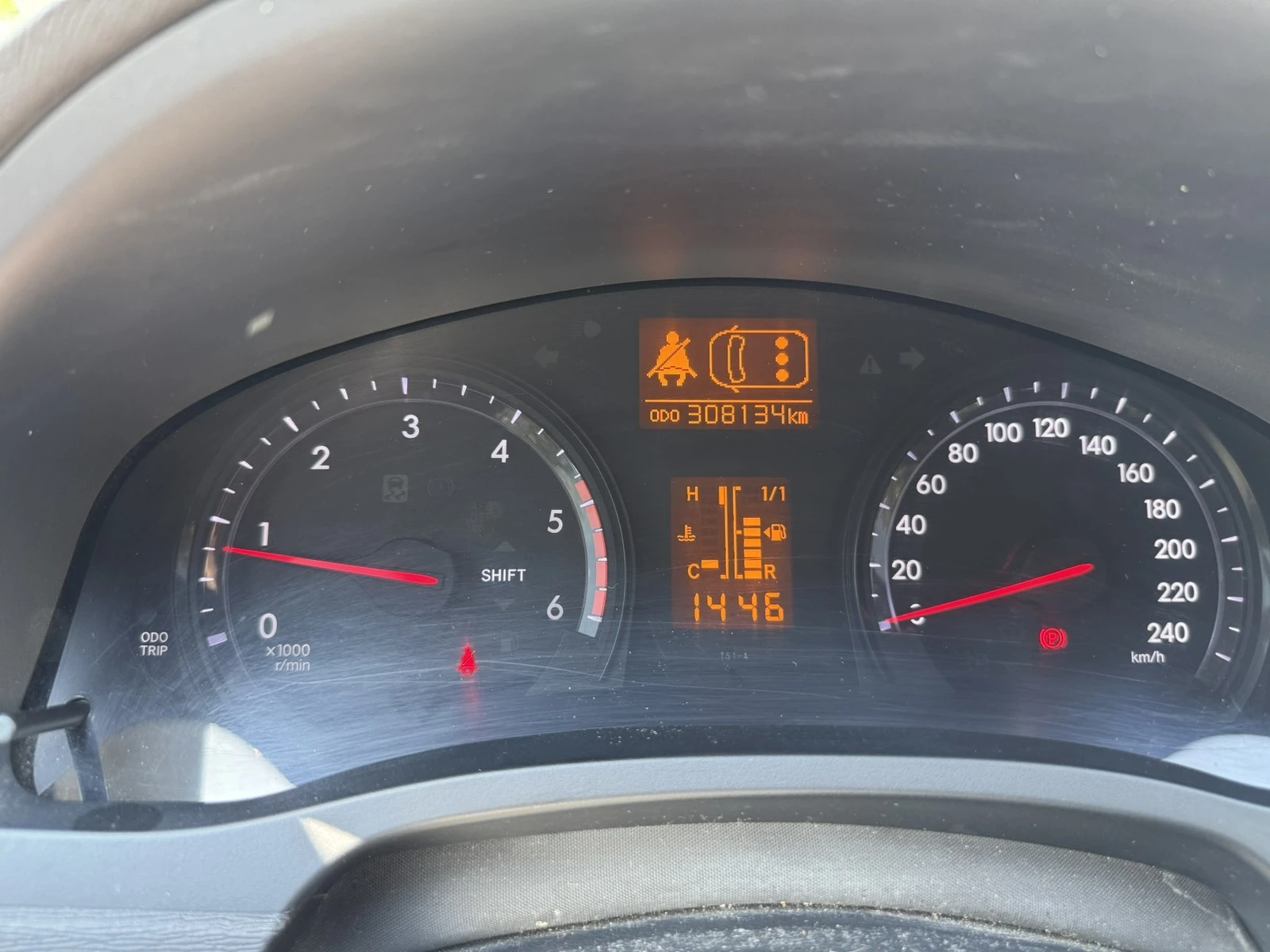 Toyota Avensis D4D 2, 2 170 к.с. - изображение 9