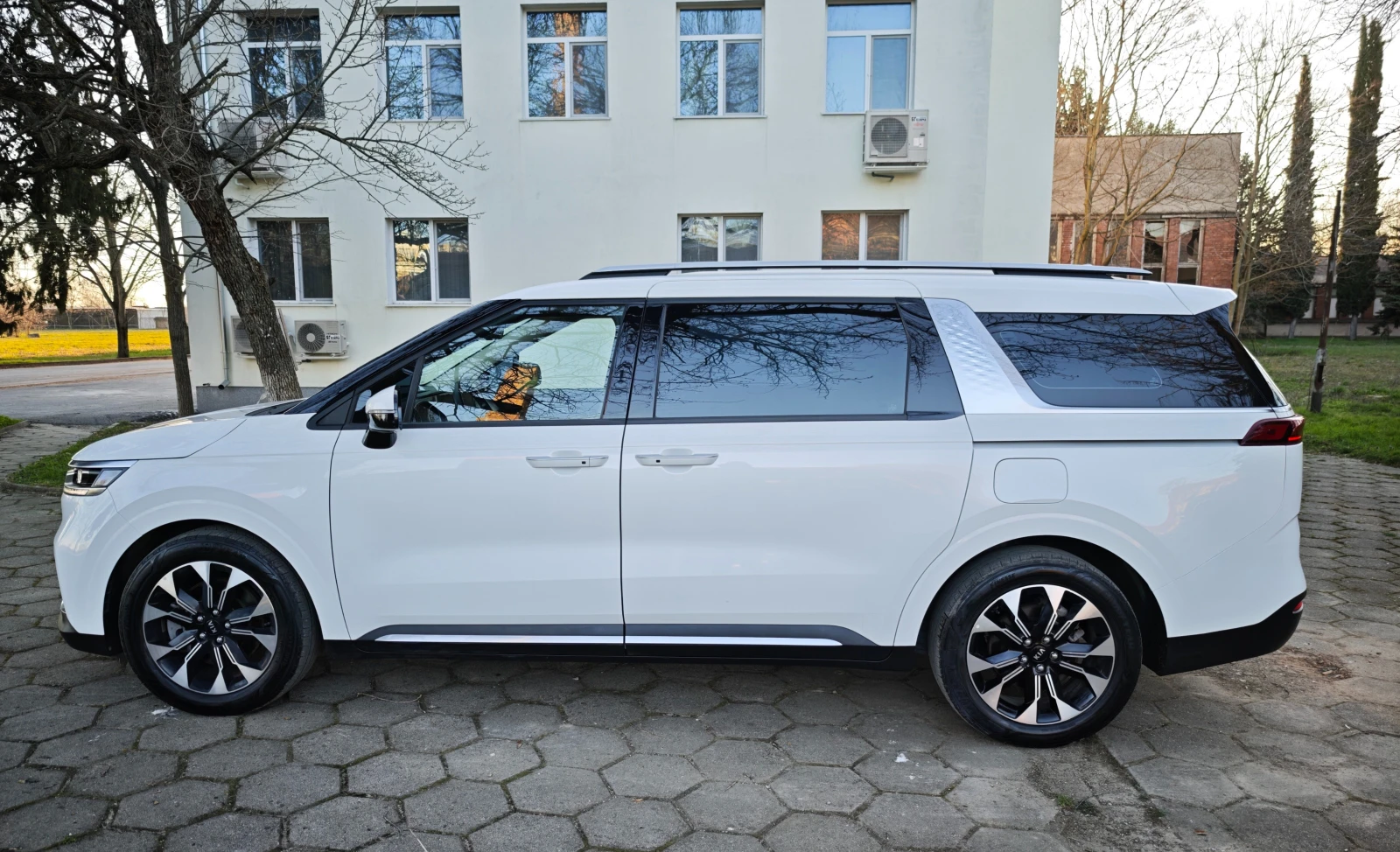 Kia Carnival 2.2 CRDI 8+ 1 - ПРОМОЦИЯ !, снимка 7 - Автомобили и джипове - 53797401