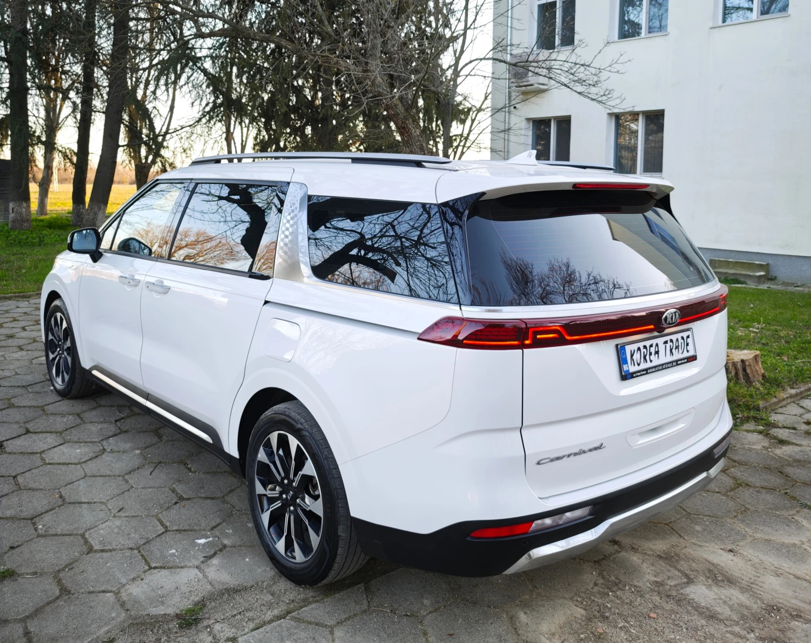 Kia Carnival 2.2 CRDI 8+ 1 - ПРОМОЦИЯ !, снимка 6 - Автомобили и джипове - 53797401