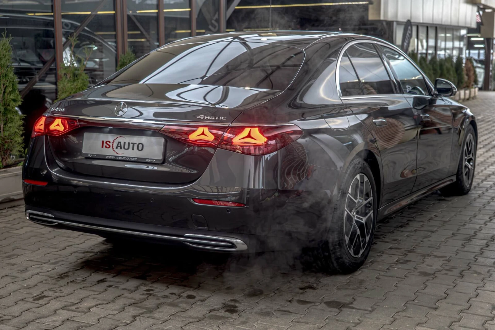 Mercedes-Benz E 450 4Matic/MBUX/Kaмера/Advanced Plus/Ambient/PRE-SAFE, снимка 6 - Автомобили и джипове - 54073979