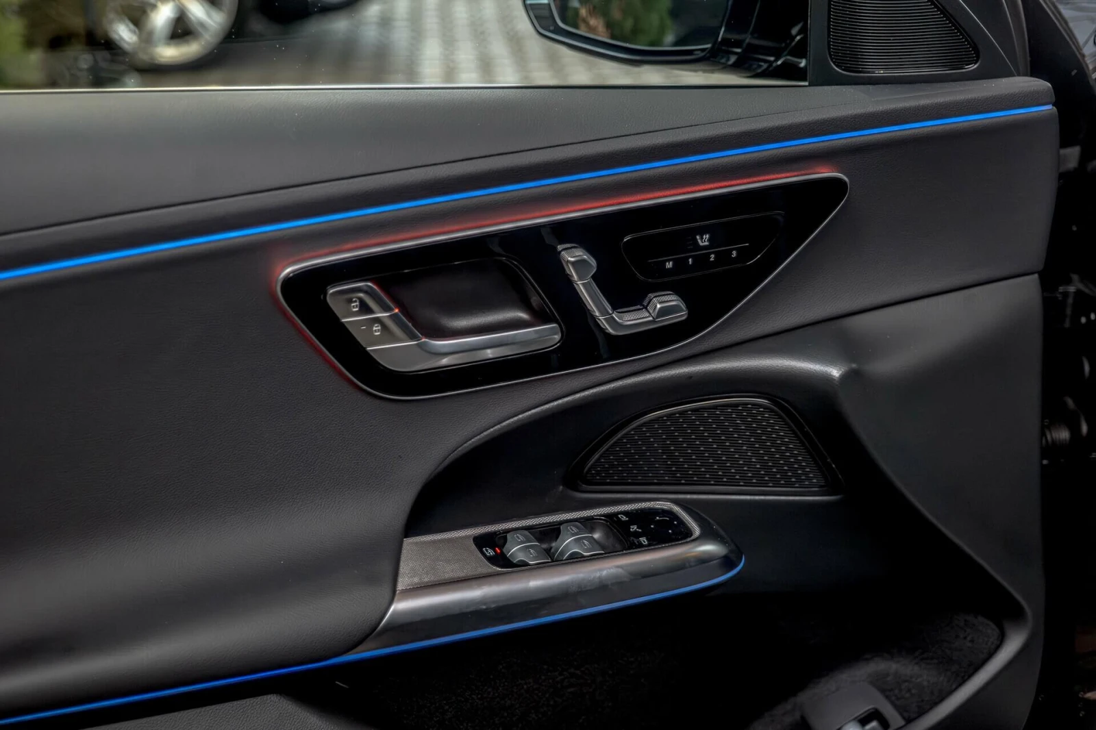 Mercedes-Benz E 450 4Matic/MBUX/Kaмера/Advanced Plus/Ambient/PRE-SAFE, снимка 8 - Автомобили и джипове - 54073979