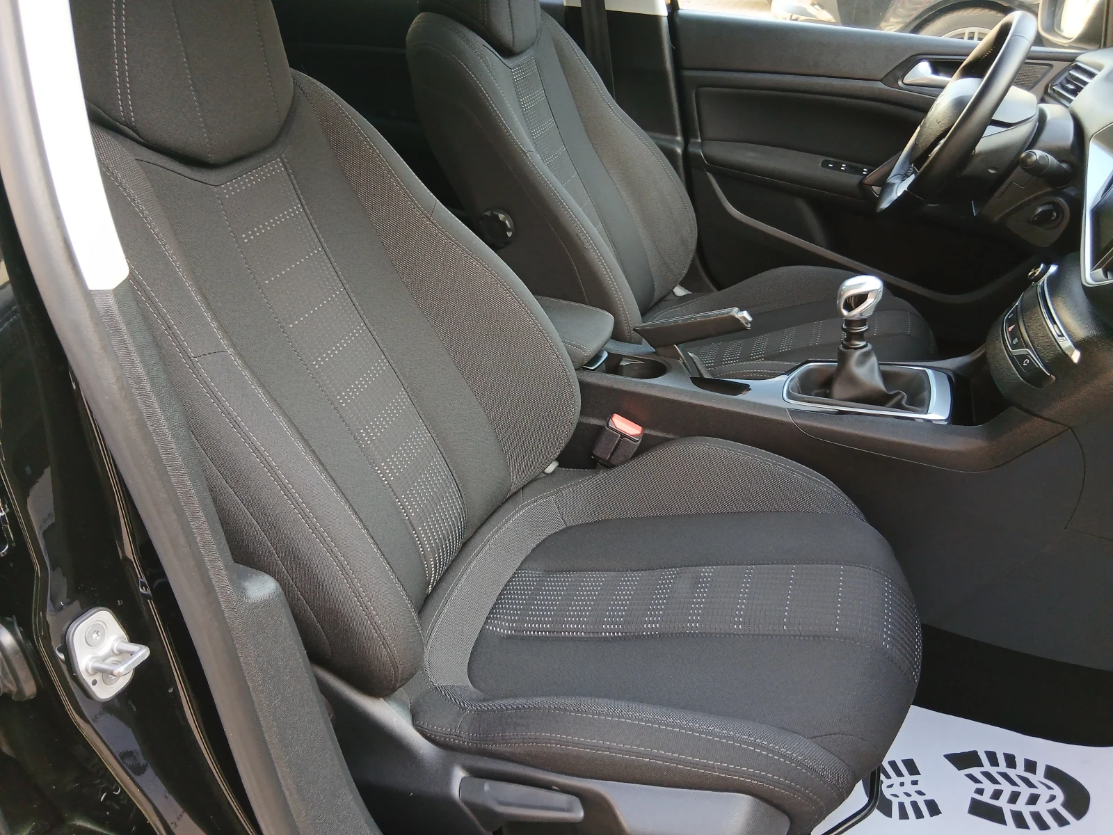 Peugeot 308 1.6HDI NAVI/KAMERA/PANORAMA EURO 6, снимка 11 - Автомобили и джипове - 54337069