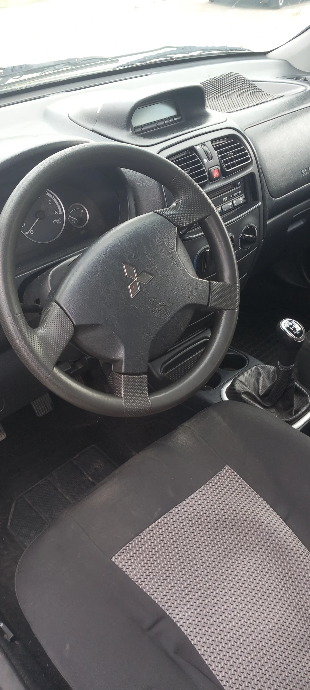 Mitsubishi Space star, снимка 17 - Автомобили и джипове - 54362242