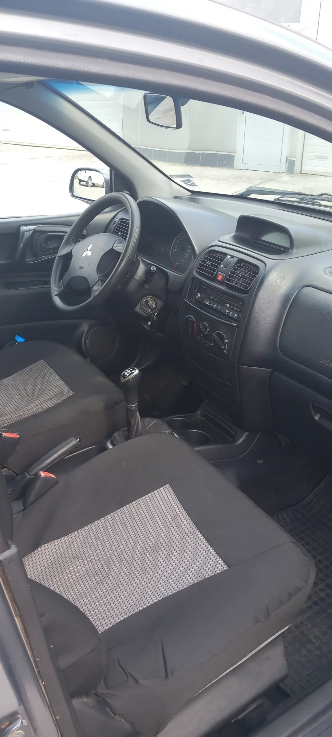 Mitsubishi Space star, снимка 10 - Автомобили и джипове - 54362242