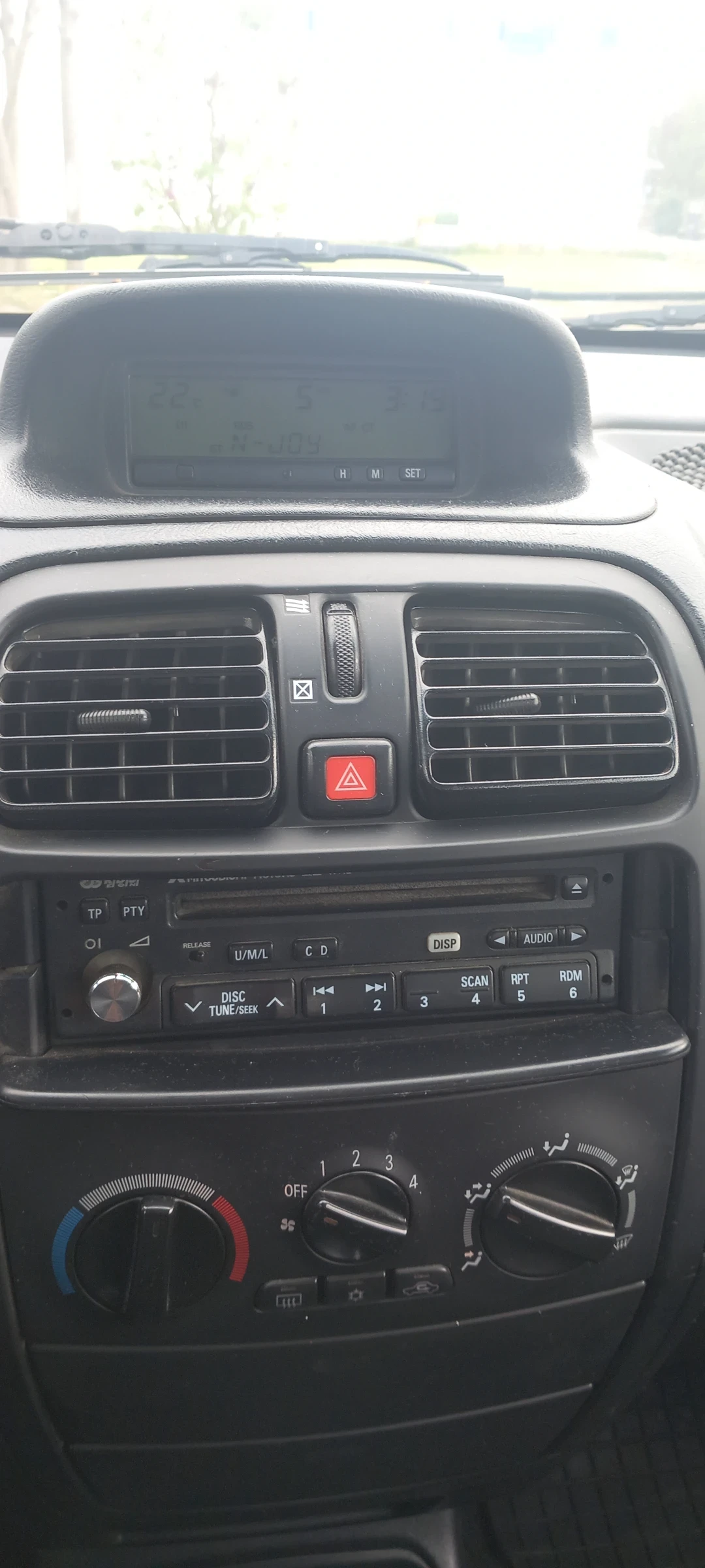 Mitsubishi Space star, снимка 16 - Автомобили и джипове - 54362242