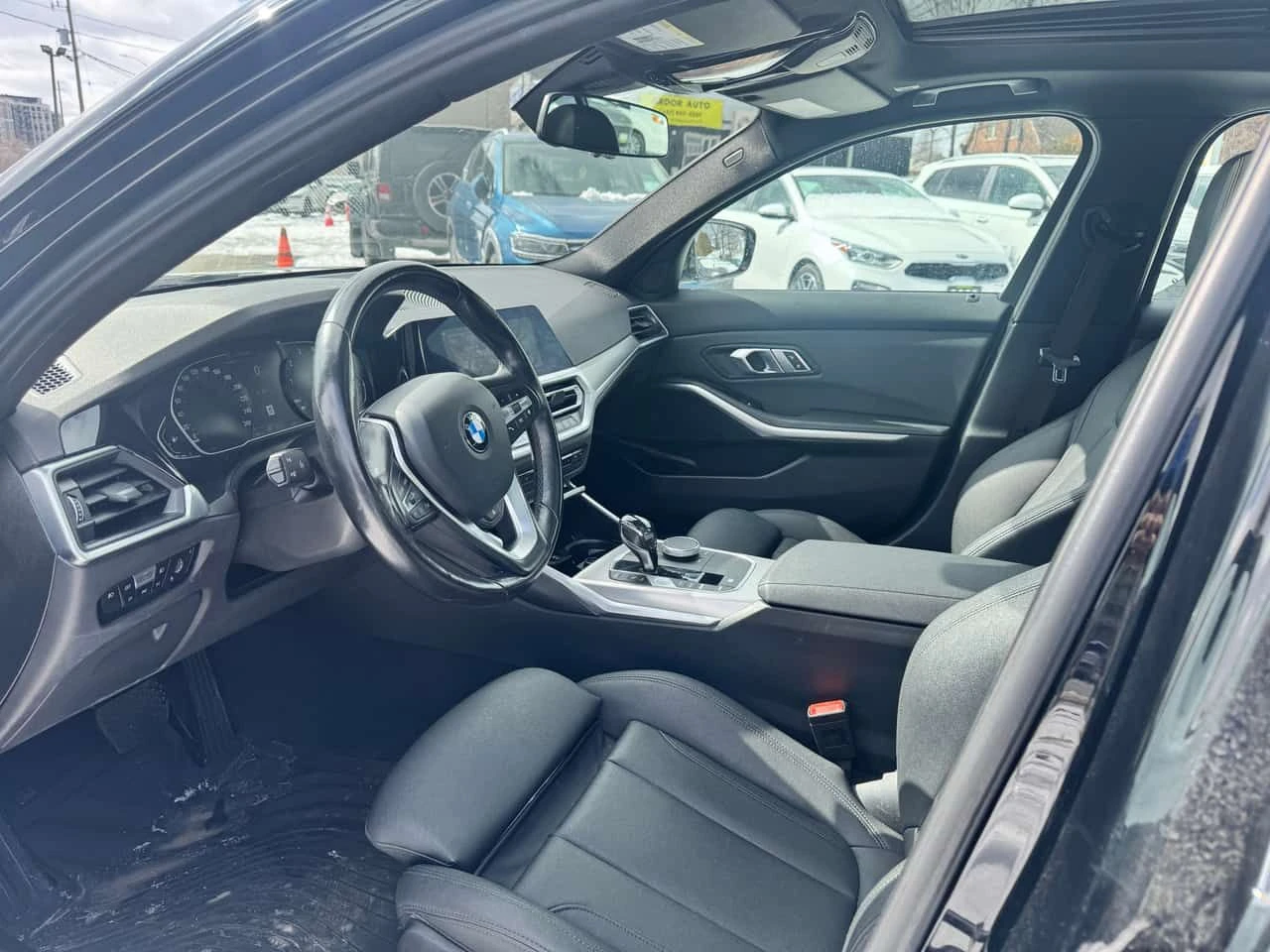 BMW 330 * 330i xDrive * КАМЕРА* ПОДГРЕВ* ПАНОРАМА* , снимка 7 - Автомобили и джипове - 54410300