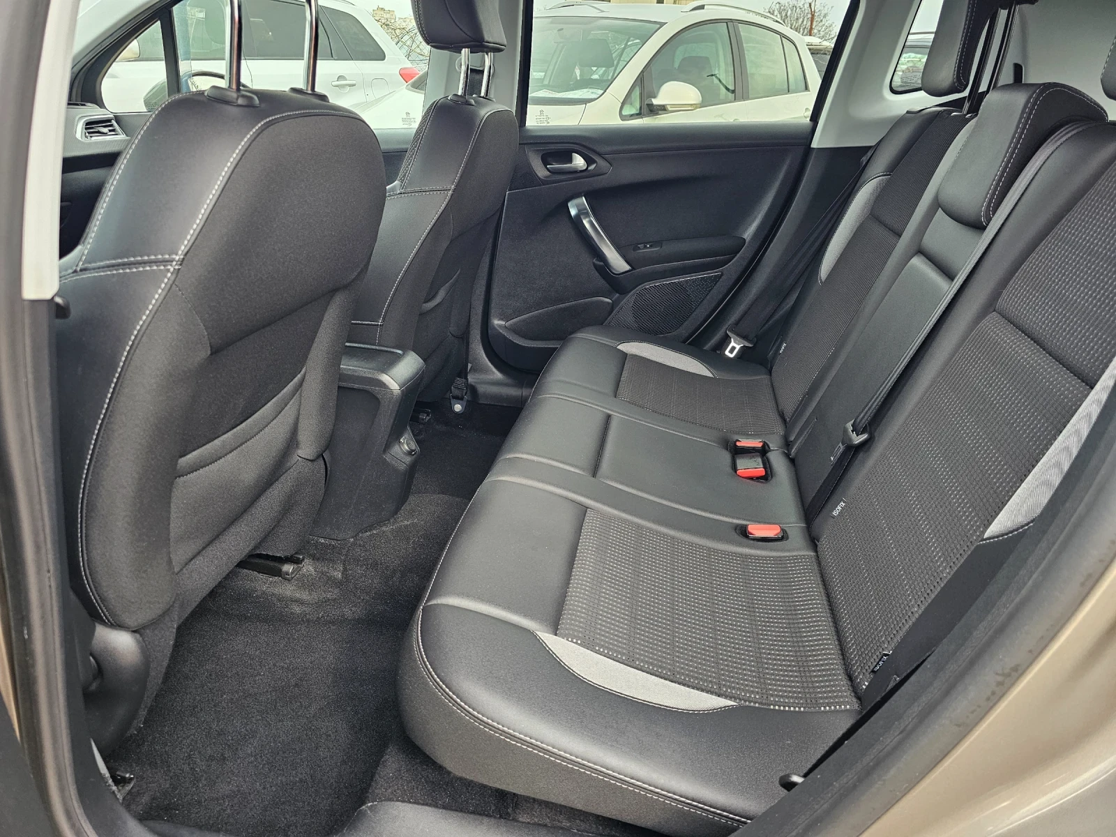 Peugeot 2008 1.6HDI, 120к.с., Allure , снимка 10 - Автомобили и джипове - 54417314