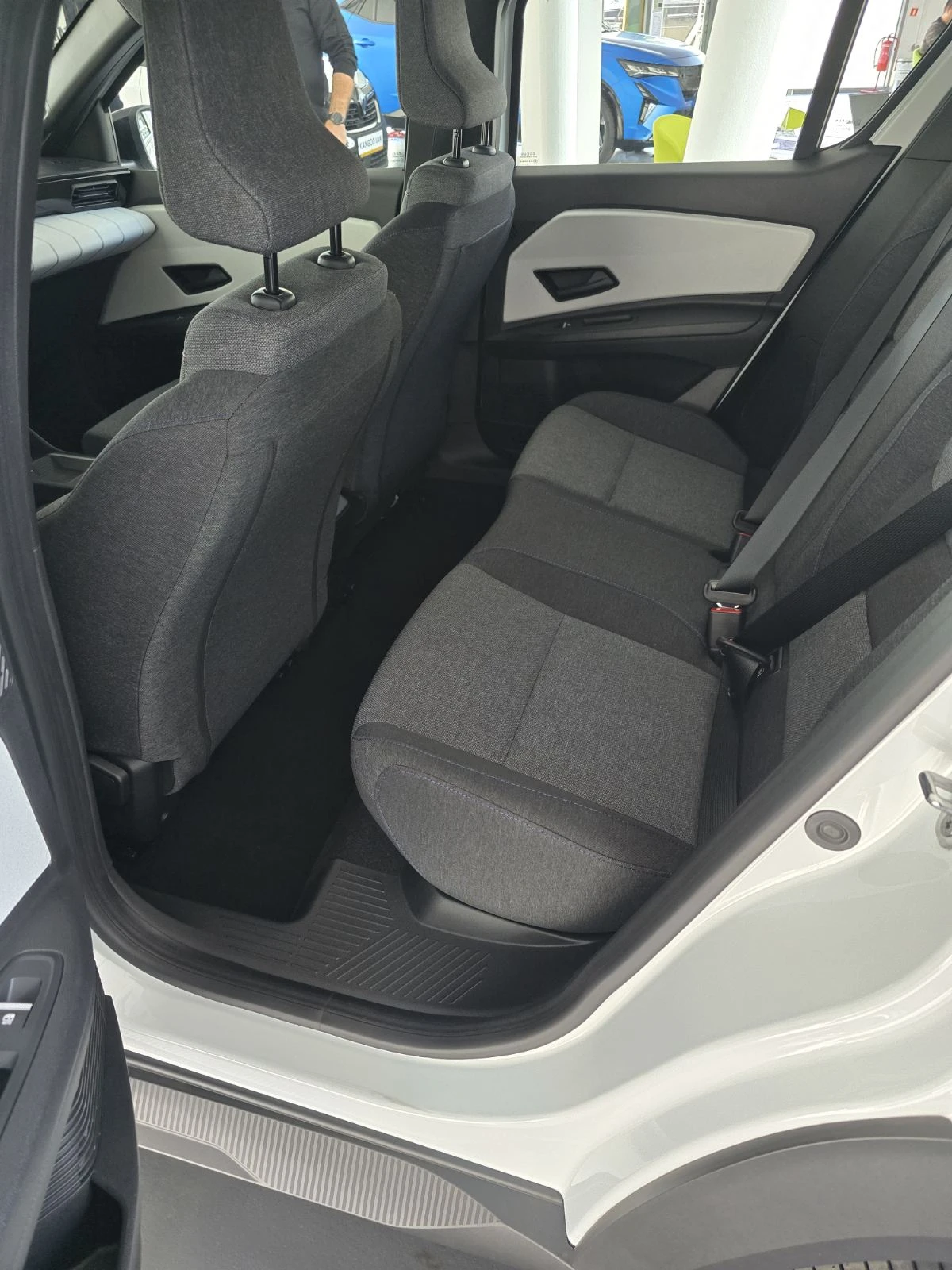 Renault 4 2900���� �� ����������, EV150 52 kWh / evolution | Mobile.bg � ����������� 11