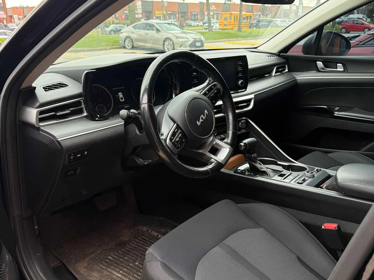 Kia K5 * LX * КАМЕРА* ПОДГРЕВ НА СЕДАЛКИ И ВОЛАН* , снимка 7 - Автомобили и джипове - 54552912