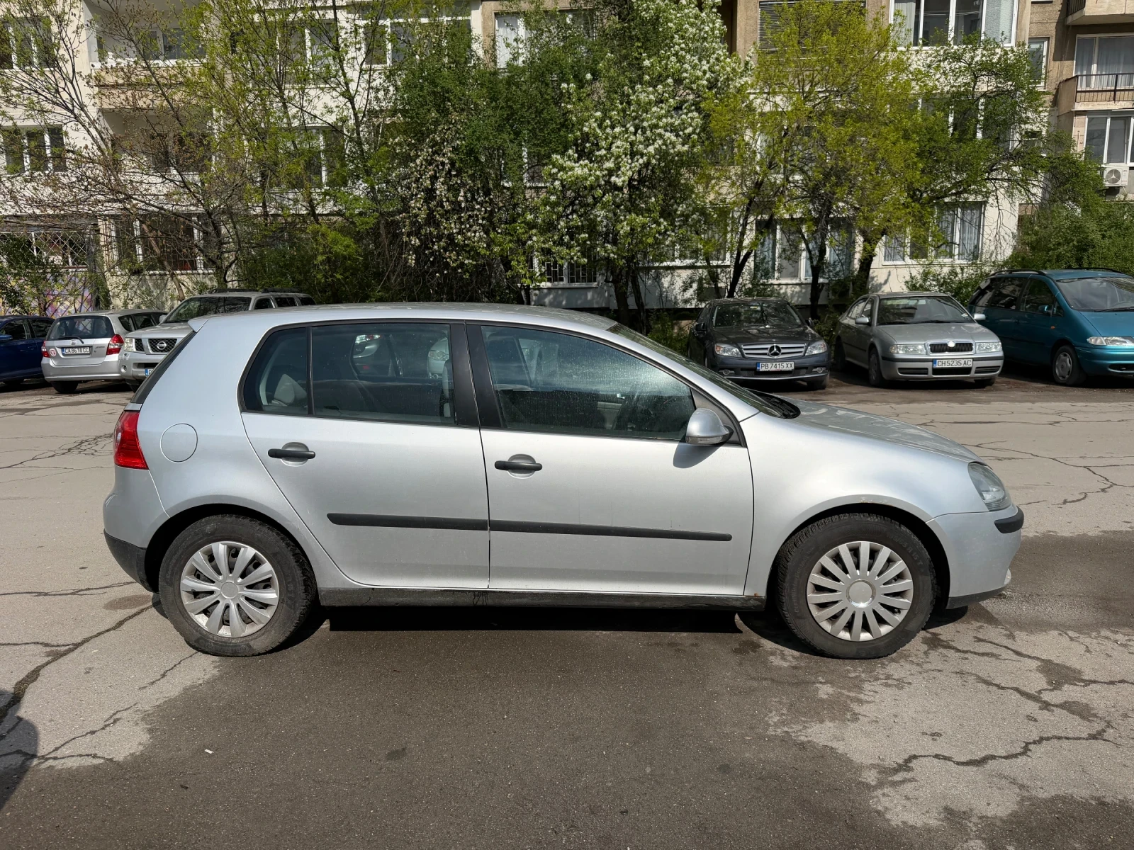 VW Golf 1.6 MPI, снимка 2 - Автомобили и джипове - 54702324