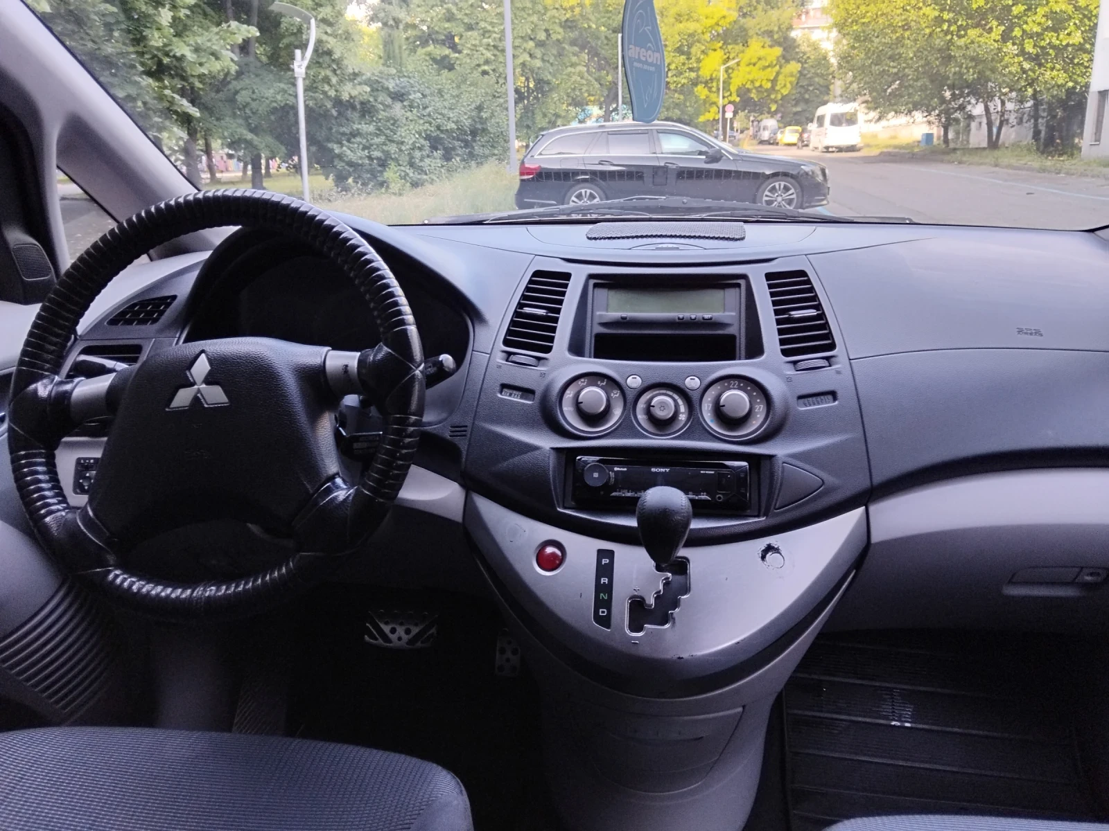 Mitsubishi Grandis 2.4, снимка 5 - Автомобили и джипове - 54766942