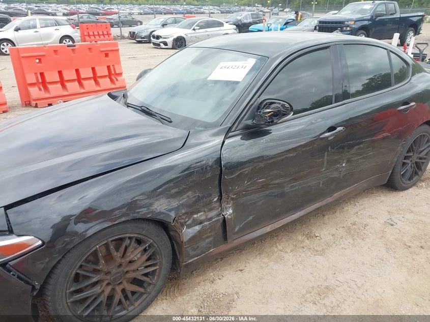 Alfa Romeo Giulia 2.0l Rwd, снимка 6 - Автомобили и джипове - 55586538