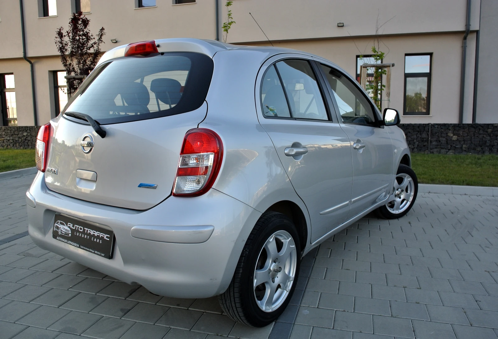 Nissan Micra 1.2i* РЕГИСТРИРАН* КЛИМАТРОНИК* АВТОПИЛОТ* ЕВРО 5, снимка 8 - Автомобили и джипове - 56120327